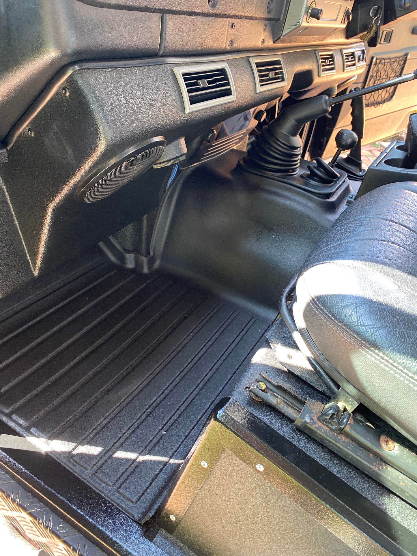 Defender (Pre Puma) Interior Mat Set. (Pre order only)